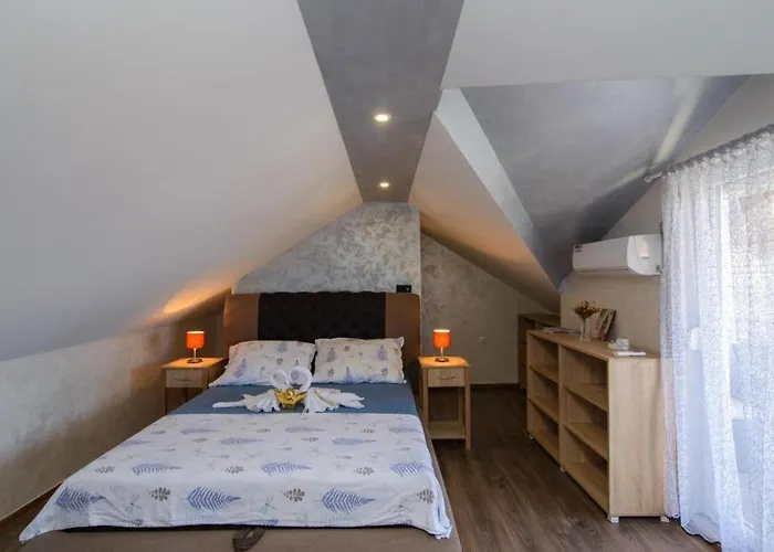 In Okrug Gornji With Sea View, Balcony, Air Conditioning, Wifi 5134-2 Apartment