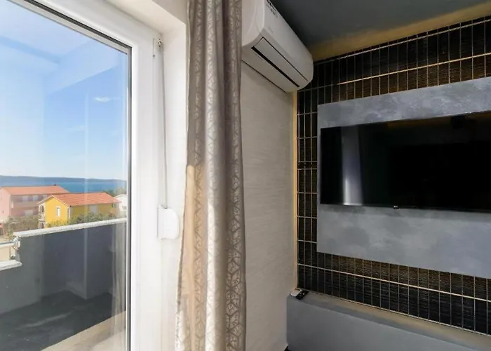 In Okrug Gornji With Sea View, Balcony, Air Conditioning, Wifi 5134-2 Apartamento