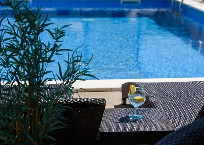 In Okrug Gornji With Sea View, Balcony, Air Conditioning, Wifi 5134-2 * 特罗吉尔